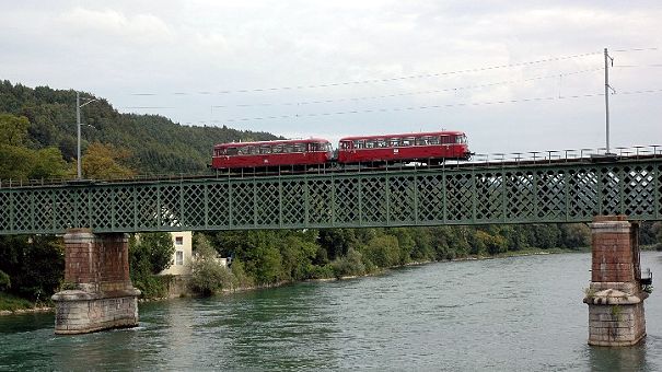 DDM-Schienenbus auf der Rheinbrücke zwischen Koblenz und Waldshut - Foto: Roland Fraas, Neuenmarkt